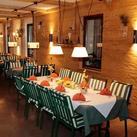 Landgasthof Zum Sagwirt 4* إيغستات