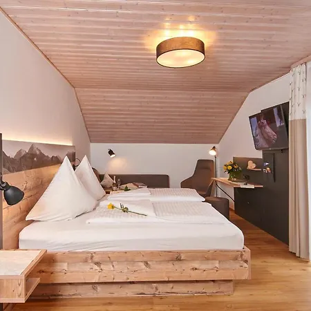 فندق Landgasthof Zum Sagwirt 4*